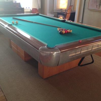 Pool Table/Brunswick/9 foot